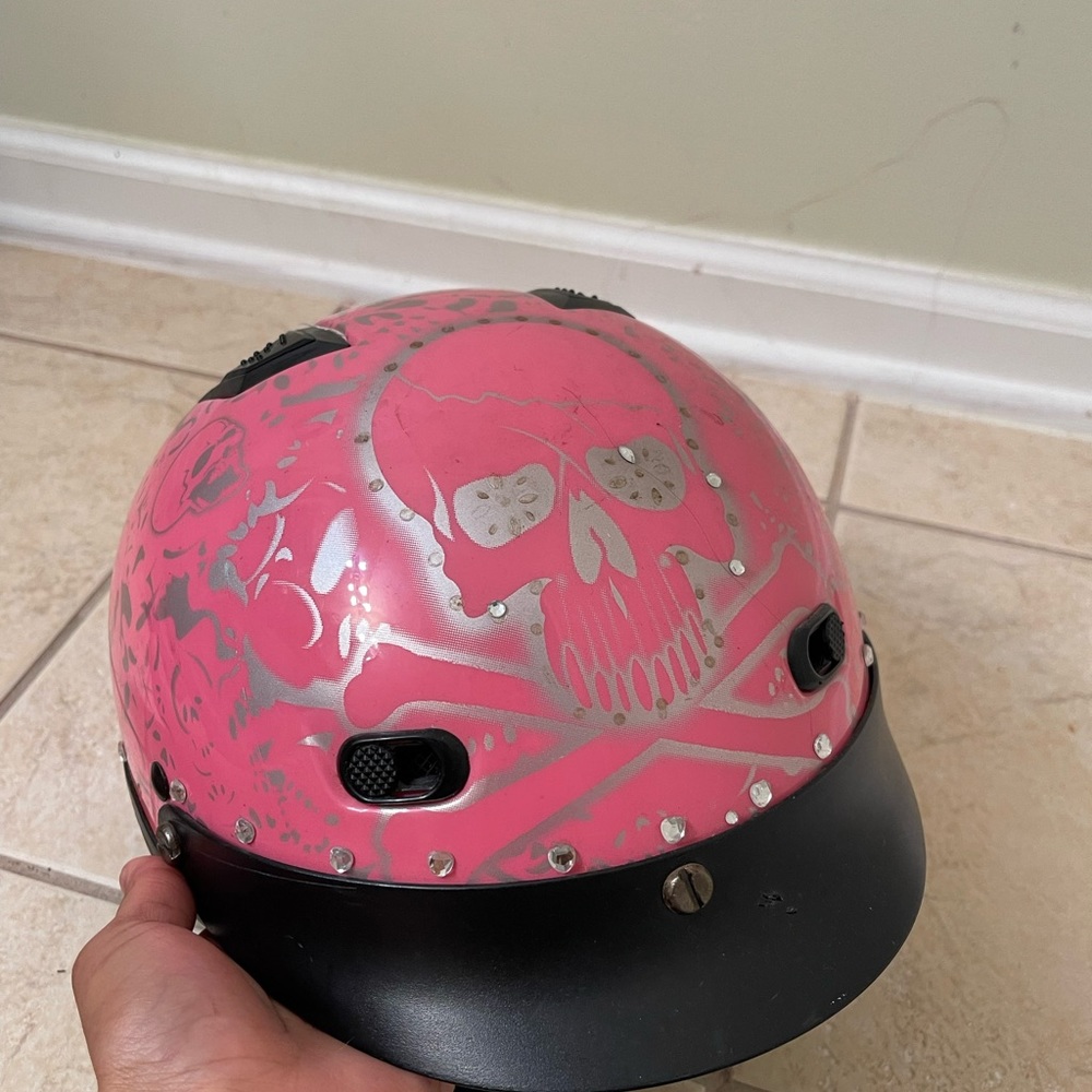 women’s motorcycle helmet